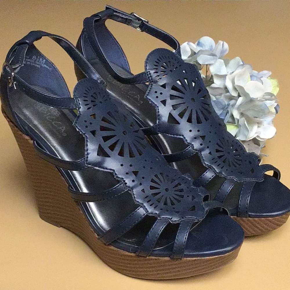 Sbicca Wedgies, Navy Blue Cut-Out, Size 8.5. EUC